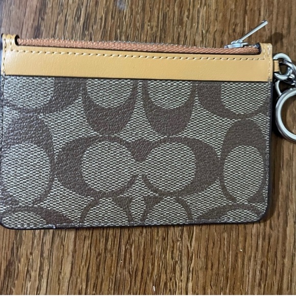 Coach Attachment Card Case In Signature Canvas - Picture 9 of 9